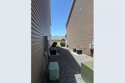 427 S 1540 E, Hyrum, UT 84319 - Photo 10
