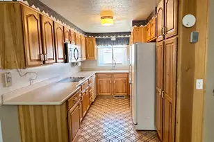 6825 S Nye Dr, Cottonwood Heights, UT 84121 - Photo 8