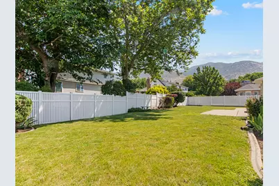 356 W Sunset Cir, Centerville, UT 84014 - Photo 26