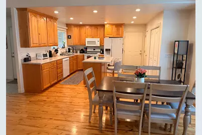153 W Hidden Hollow Cir, Orem, UT 84058 - Photo 4