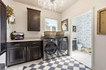 557 E Warm Dr, Kaysville, UT 84037 - Photo 6