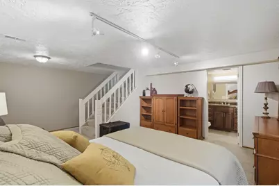 2156 E Gambel Oak Dr, Sandy, UT 84092 - Photo 28