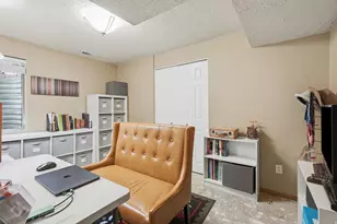 2156 E Gambel Oak Dr, Sandy, UT 84092 - Photo 32