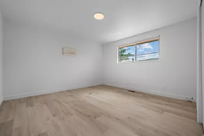 372 N Overland E, Tooele, UT 84074 - Photo 12
