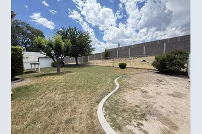 4666 S Edgeware Ln W, Taylorsville, UT 84129 - Photo 4