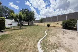 4666 S Edgeware Ln W, Taylorsville, UT 84129 - Photo 4