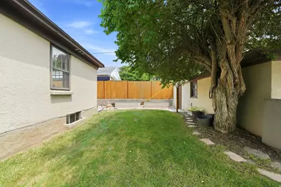 2406 E 2100 S, Salt Lake City, UT 84109 - Photo 22