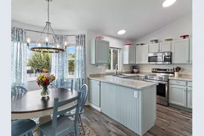 835 W 150 S, Clearfield, UT 84015 - Photo 4