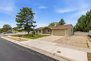 2693 E Teal Way S, Sandy, UT 84093 - Photo 2