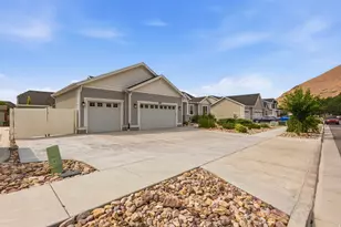 8493 N Weston Way N, Lake Point, UT 84074 - Photo 4