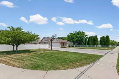 425 E 2600 N, Lehi, UT 84043 - Photo 4