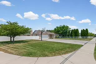 425 E 2600 N, Lehi, UT 84043 - Photo 4