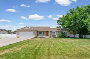 425 E 2600 N, Lehi, UT 84043 - Photo 2