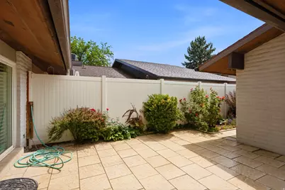 6086 S 1525 E, Murray, UT 84121 - Photo 44