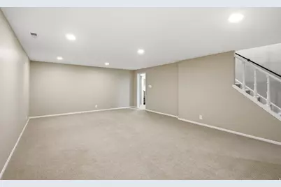 6086 S 1525 E, Murray, UT 84121 - Photo 32