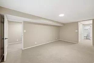 6086 S 1525 E, Murray, UT 84121 - Photo 38