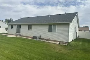 161 E 1080 S, Roosevelt, UT 84066 - Photo 4