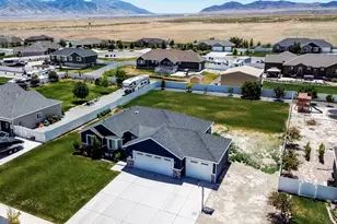 712 E Sunset View Rd S, Grantsville, UT 84029 - Photo 2
