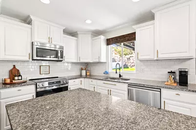 528 W Autumn Hills Blvd, Lehi, UT 84048 - Photo 18