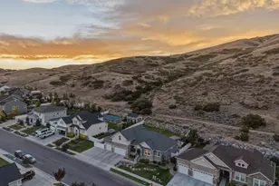 528 W Autumn Hills Blvd, Lehi, UT 84048 - Photo 96