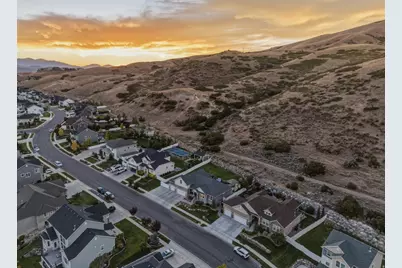 528 W Autumn Hills Blvd, Lehi, UT 84048 - Photo 100