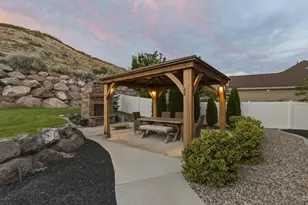 528 W Autumn Hills Blvd, Lehi, UT 84048 - Photo 56