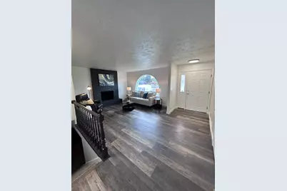 9789 S 285 E, Sandy, UT 84070 - Photo 4
