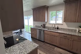 9789 S 285 E, Sandy, UT 84070 - Photo 20