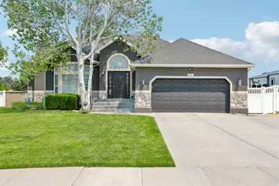 9567 S Misty Oaks Cir, South Jordan, UT 84095 - Photo 2