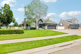 9567 S Misty Oaks Circle, South Jordan, UT 84095 - Photo 1