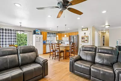 9567 S Misty Oaks Cir, South Jordan, UT 84095 - Photo 10