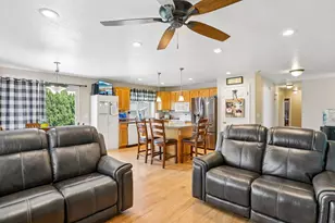9567 S Misty Oaks Circle, South Jordan, UT 84095 - Photo 10