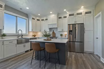 548 S Lofty Ln E, North Salt Lake, UT 84054 - Photo 6