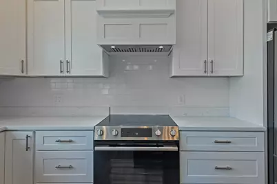 548 S Lofty Ln E, North Salt Lake, UT 84054 - Photo 8