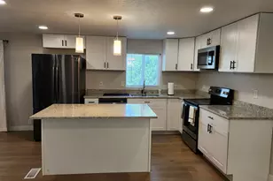1062 W Foxglove Dr S, Salt Lake City, UT 84123 - Photo 4