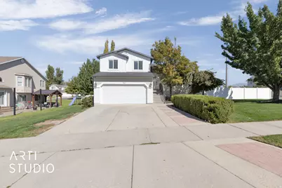 704 W Vahe St, Draper, UT 84020 - Photo 2