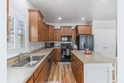 4607 W Marlin Ct, Herriman, UT 84096 - Photo 18