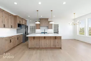 1295 Sunset Ct, Ogden, UT 84403 - Photo 2