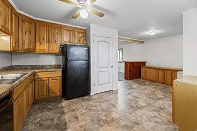 4440 W 5655 S, Kearns, UT 84118 - Photo 10