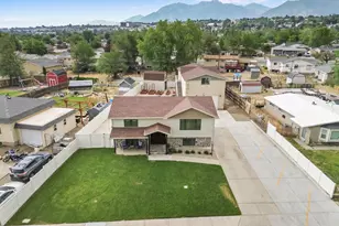 1027 E Serpentine Way, White City, UT 84094 - Photo 4