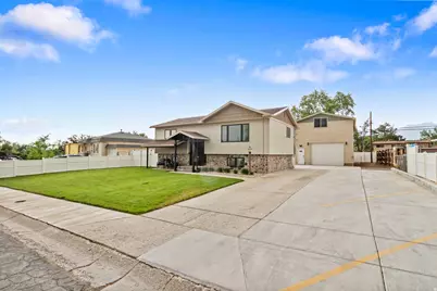 1027 E Serpentine Way, White City, UT 84094 - Photo 1