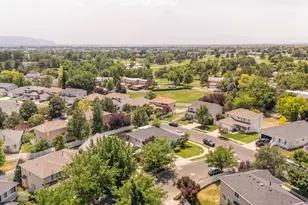 1608 N St Andrews Dr W, Farmington, UT 84025 - Photo 4