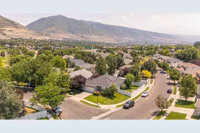 1608 N St Andrews Dr W, Farmington, UT 84025 - Photo 2