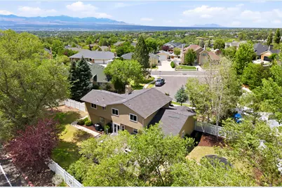 2744 E Woodhampton Cir, Sandy, UT 84092 - Photo 94