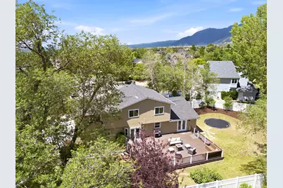 2744 E Woodhampton Cir, Sandy, UT 84092 - Photo 96