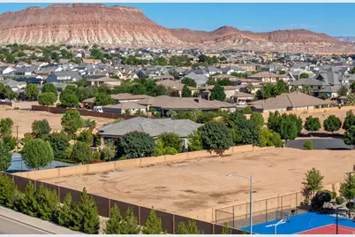 387 E Chateau Meadows Cir #3, Washington, UT 84780 - Photo 2
