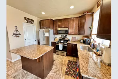 311 W Willow Creek Dr, Saratoga Springs, UT 84045 - Photo 6
