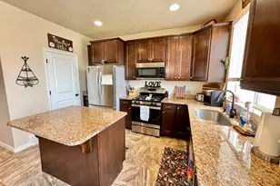 311 W Willow Creek Dr, Saratoga Springs, UT 84045 - Photo 6