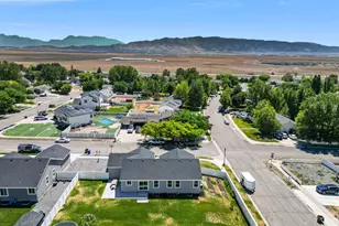 3733 N Eisenhower St, Eagle Mountain, UT 84005 - Photo 30
