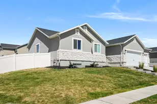 3733 N Eisenhower St, Eagle Mountain, UT 84005 - Photo 2